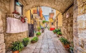 L'Incanto Del Borgo Antico- Locazione Turistica
